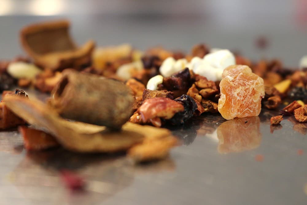 fruechtetee-knusperhaeuschen-mild-2-s Teeprobe Früchtetee Knusperhäuschen, 20g (Milder, winterlicher Früchtetee mit Mandelzauber)