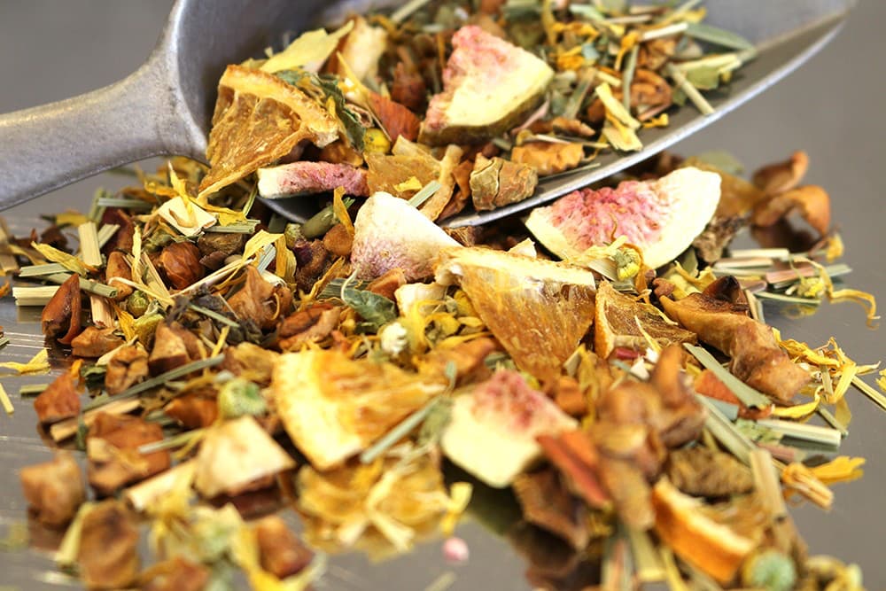 kraeutertee-pures-glueck-s Pures Glück, 100g (naturbelassener Früchte-/Kräutertee - Natürlich. Sanft. Glücklich.)