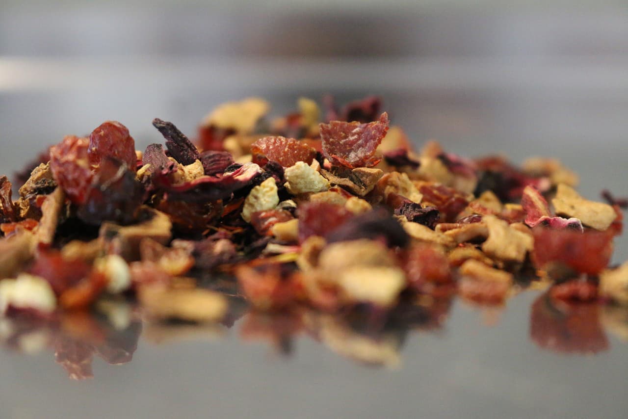 fruechtetee-blutorange-s Blutorange (Nat. aromatisierter Früchtetee - Fruchtig. Frisch. Jederzeit.)