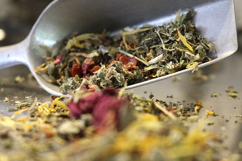 kraeutertee-muenchner-brotzeittee-s Münchner Brotzeittee, 100g (Naturbelassener Kräutertee)