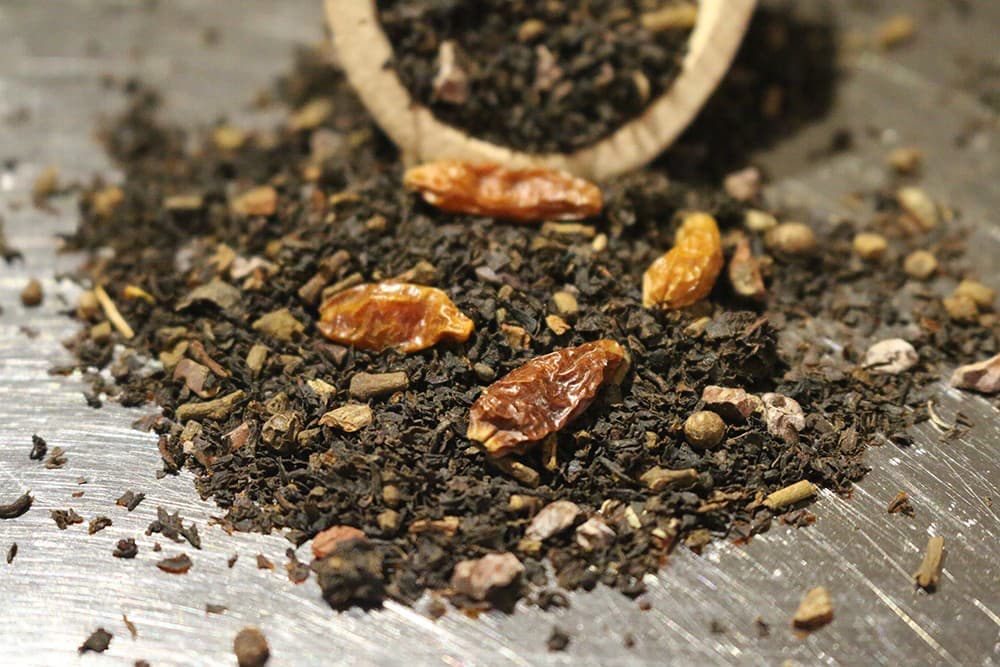 schwarzer-tee-red-chili-chai-s Chai Tee: Red Chili Chai, 100g (Ronnefeldt Tee)