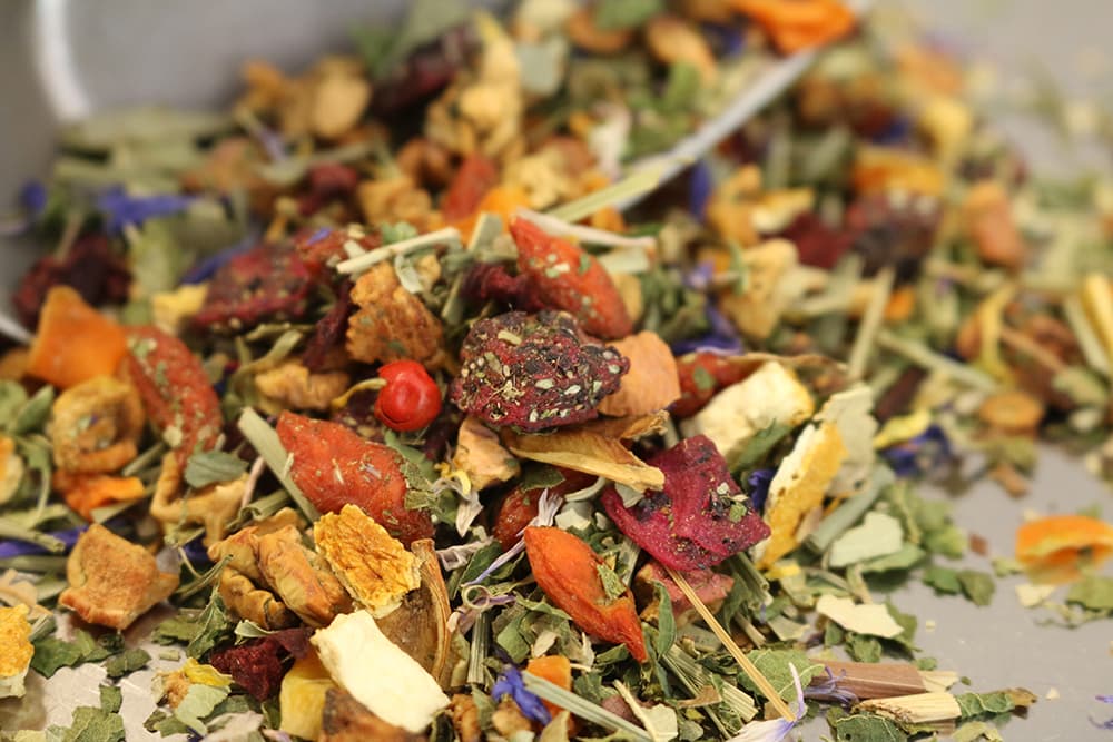 Harmoniegarten, 100g (Nat. aromatisierter Kräutertee - Ausgewogen. Natürlich. Harmonisch.)