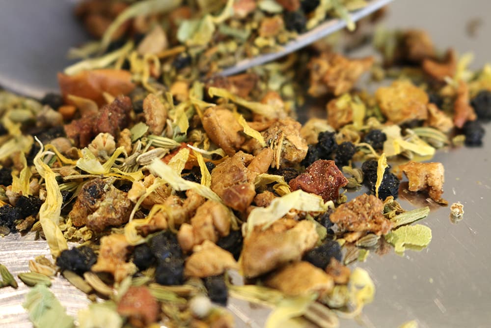Schlechtwetter Hex Hex, 100g  (Natürlich aromatisierter Kräutertee mit Fenchel-Geschmack) 