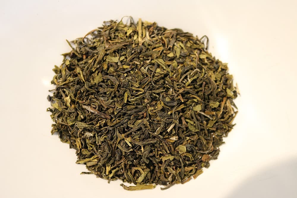 gruentee-risheehat-bio-s Darjeeling: Risheehat, Bio (Grüner Tee aus Darjeeling - Frisch. Fein. Hochland.)