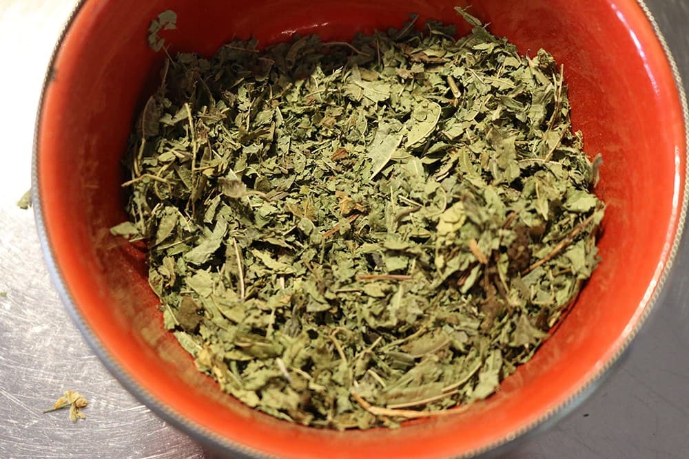 kraeutertee-verbenenblaetter-s Verbene, 100g (Naturbelassener Kräutertee - Zart. Zitrusfrisch. Aromatisch.)