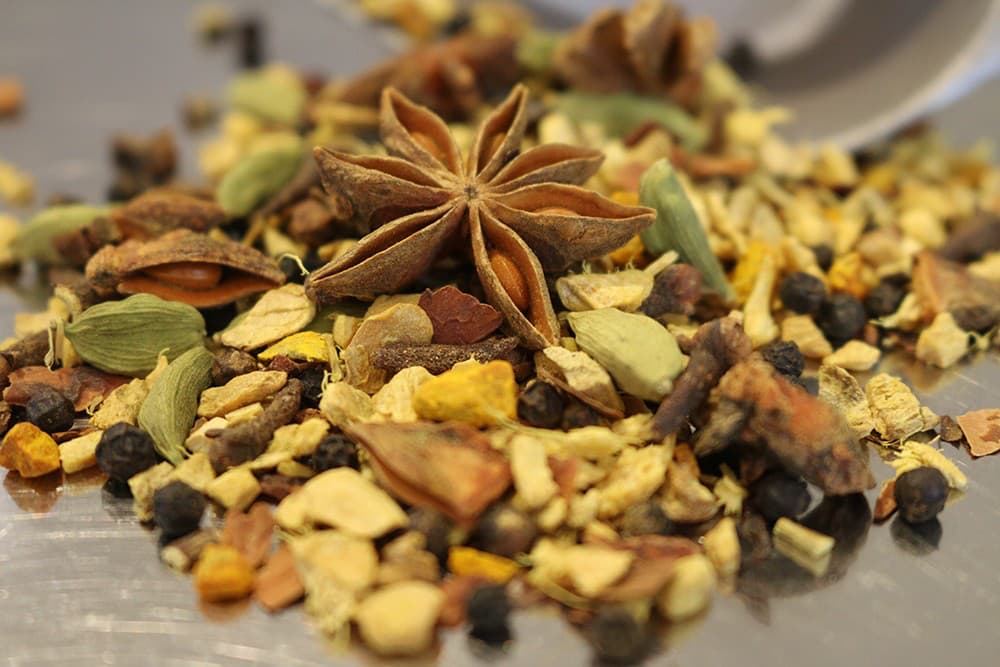 kraeutertee-golden-curcuma-chai-bio-s Golden Curcuma Chai, Bio, 100g (Naturbelassener Kräutertee mit Gewürzmischung)