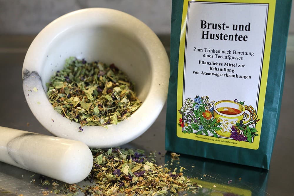 arzneitee-brust-und-hustentee-s Brust- und Hustentee, 100g (Pflanzliches Mittel zur Behandlung von Atemwegserkrankungen)