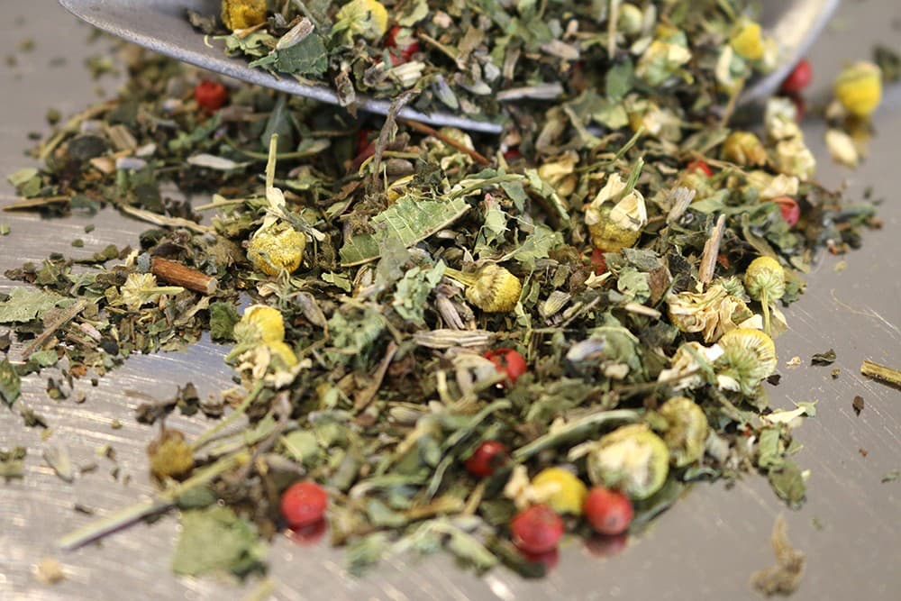kraeutertee-almkraeuter-s Almkräuter, 100g (Naturbelassener Kräutertee von Ronnefeldt)